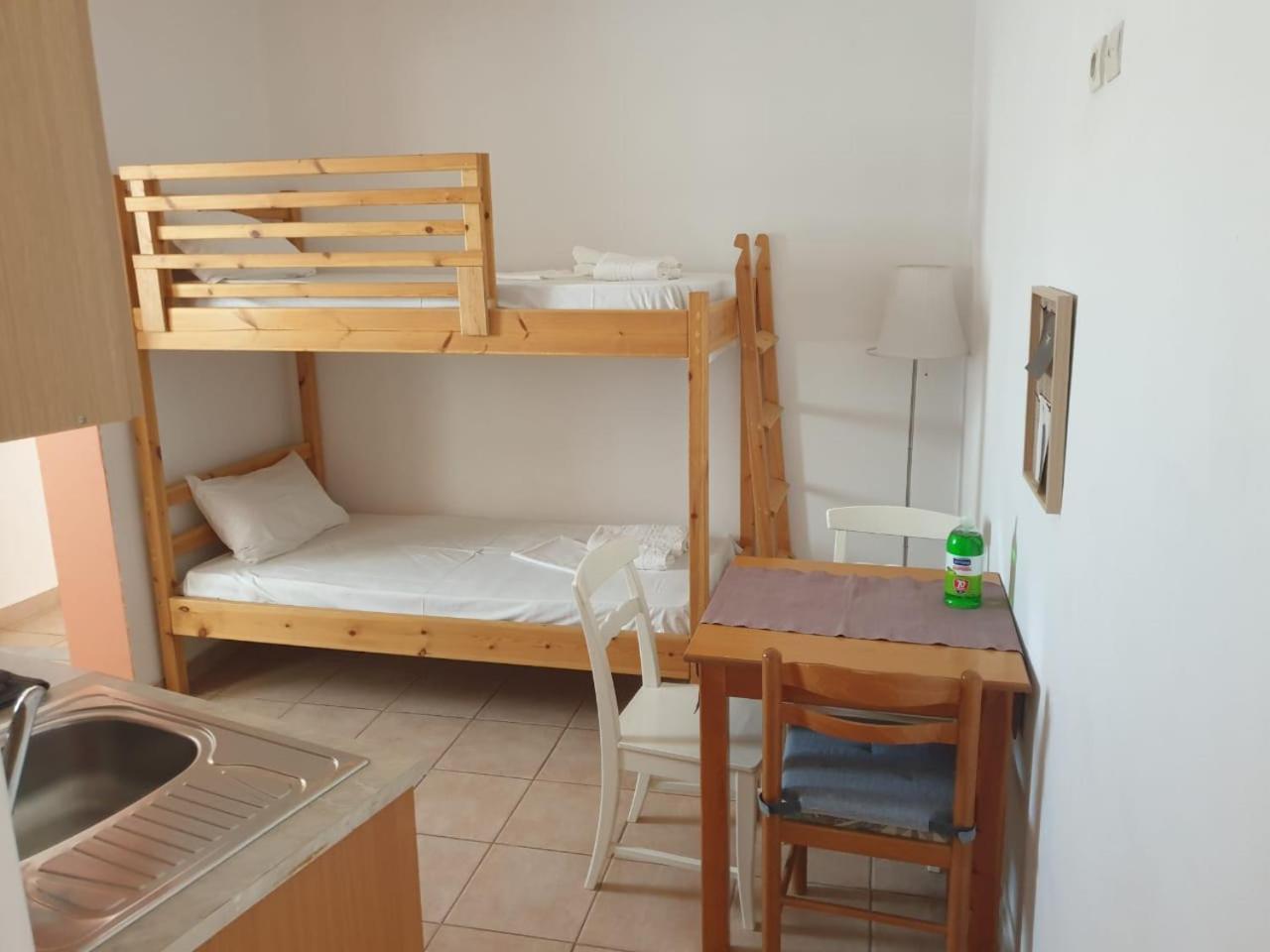Studios Nina Amoopí Szoba fotó